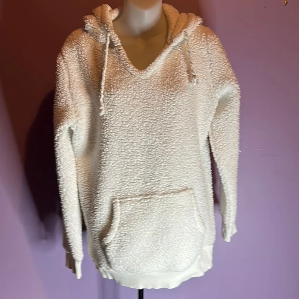 Cozy Zoe White Faux Fur Pullover Hoodie Size Small Women’s Cozy Winter Top